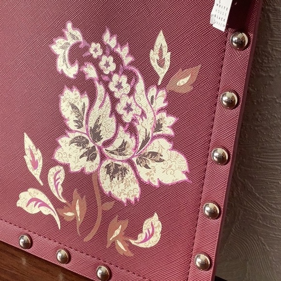 White House Black Market NEW - simple chic studded floral Wristlet - Picture 4 of 9